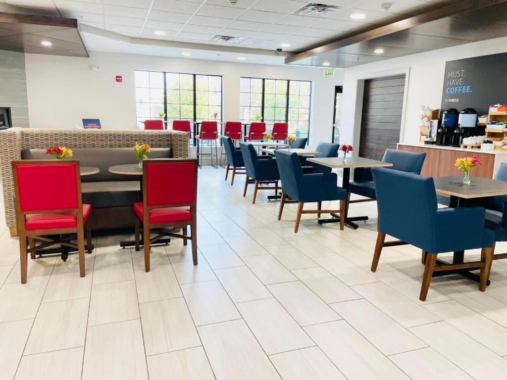 Holiday Inn Express Hotel & Suites Grand Island By Ihg Eksteriør bilde